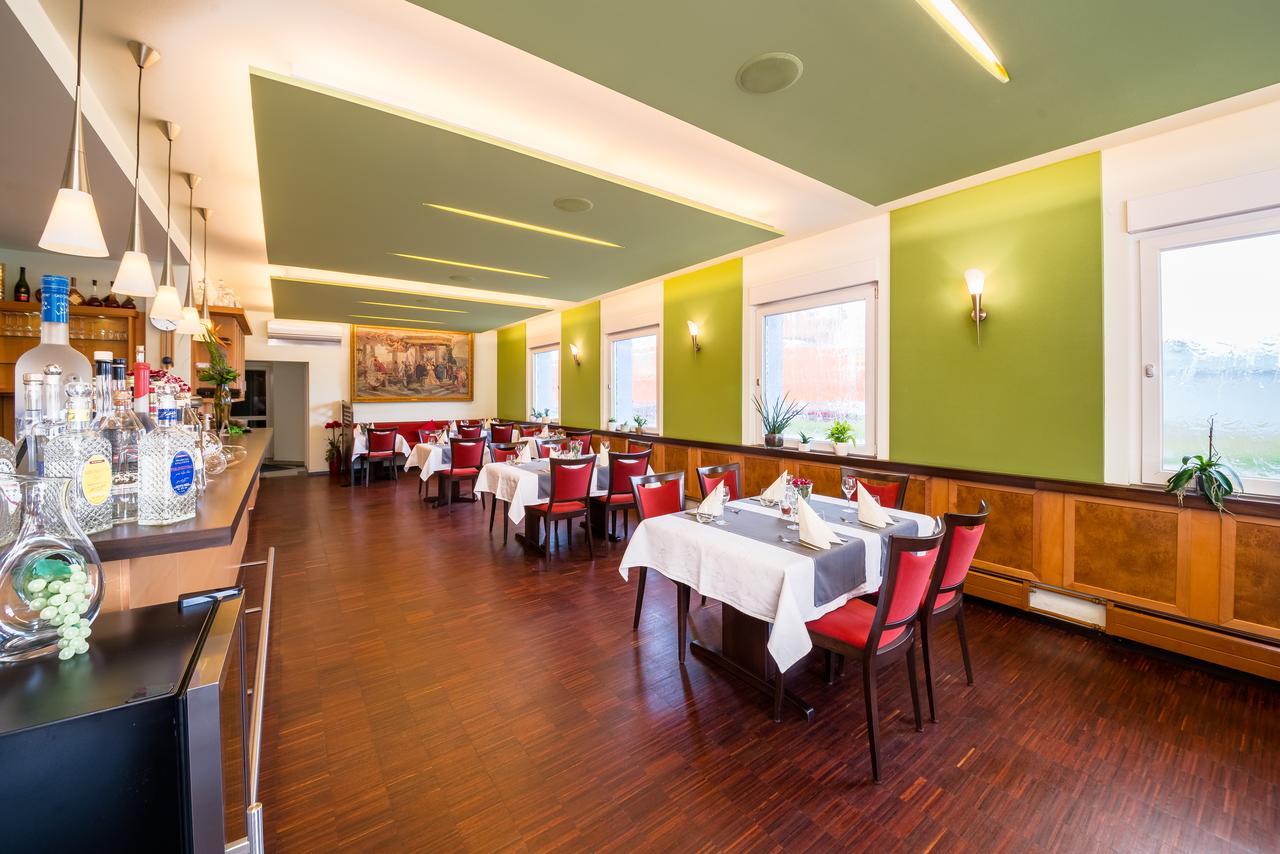 Hotel Restaurant Vater Rhein Верт-ам-Райн Екстер'єр фото